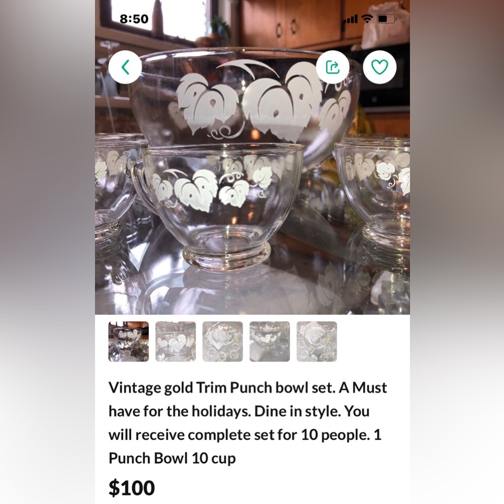 Vintage Gold Trim Punch Bowl set!A Must have for the Holidays.Set for10 People